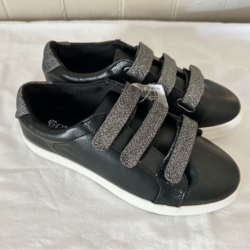NWT Brash Girls Polly Black & Silver Glitter Triple Strap Sneakers Size 3